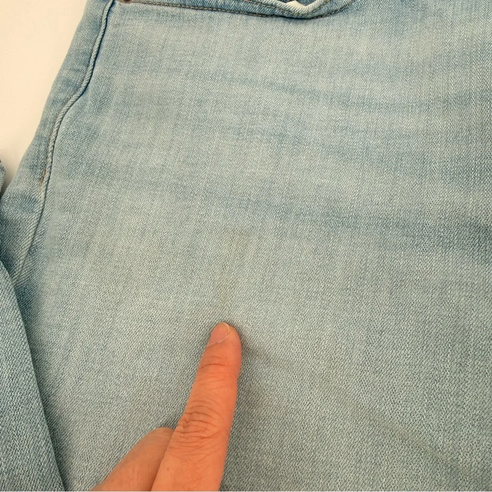 Levi's 314 Light Blue Shaping Straight Women’s Jeans Mid-Rise Size 33x30 - Picture 10 of 12